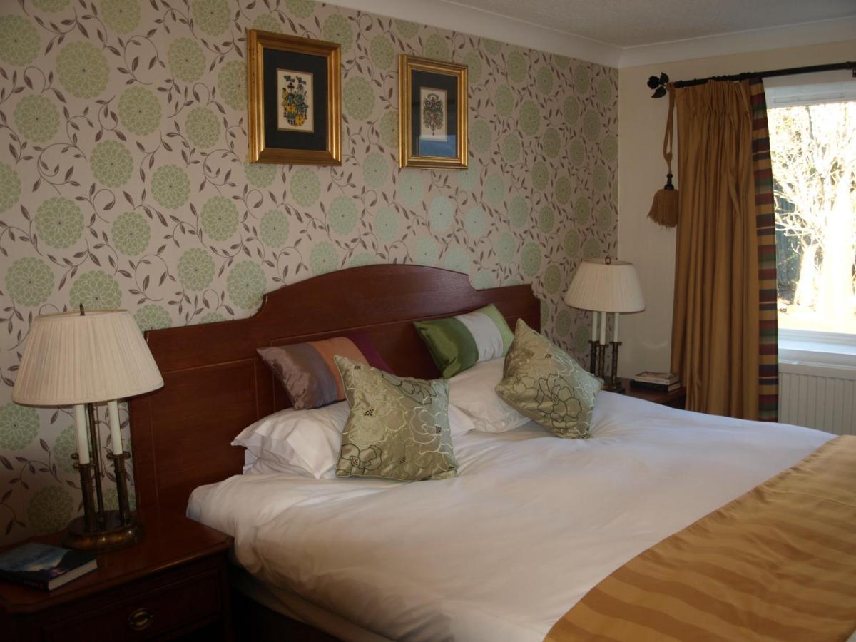The Clachan Hotel, Lochearnhead Extérieur photo